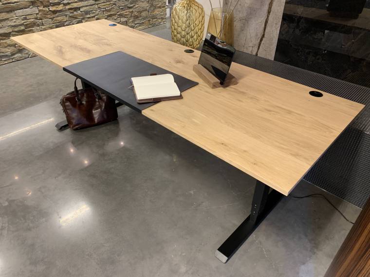 Blank eiken elektrisch verstelbaar bureau