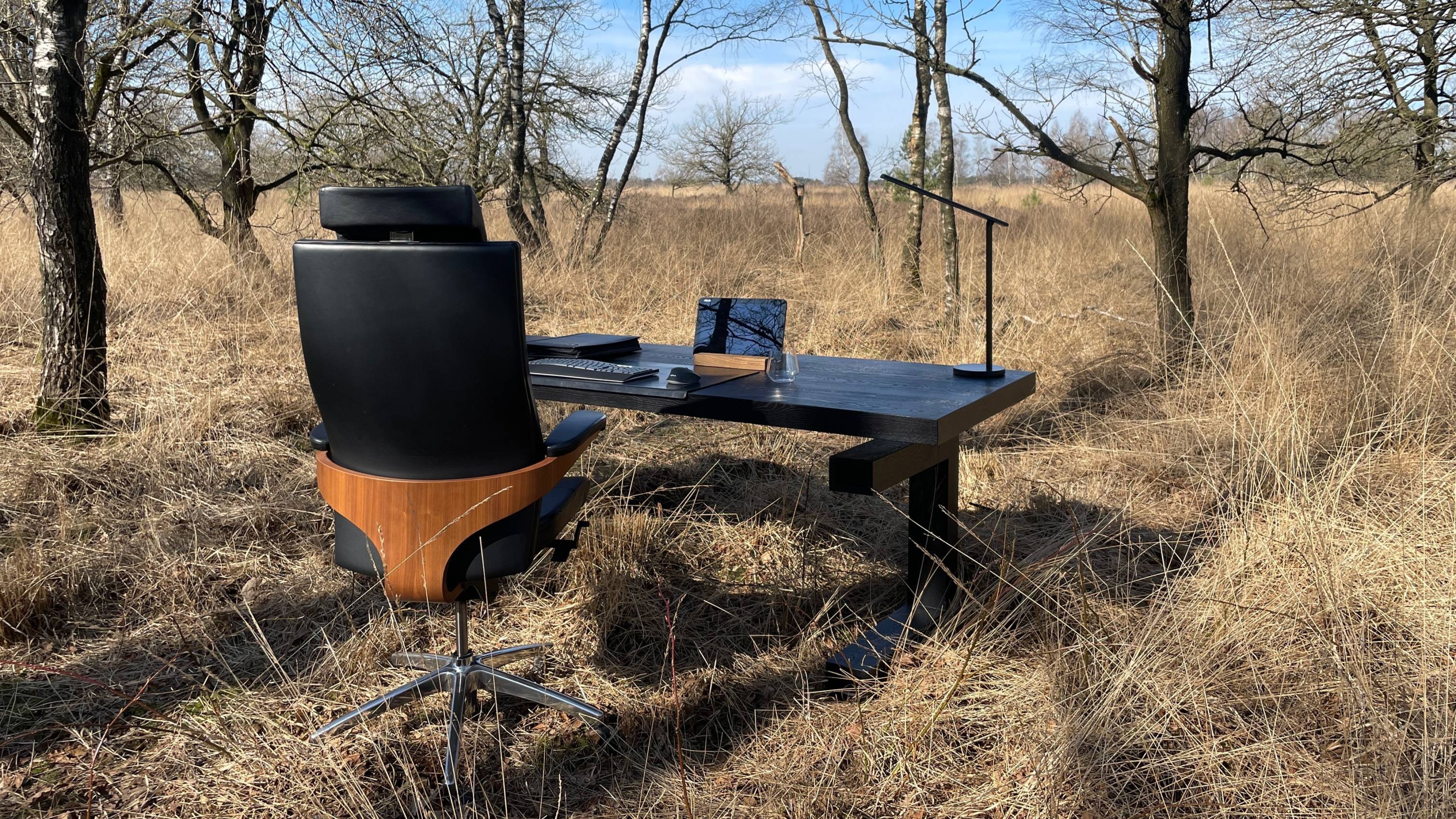 Houten zit sta bureau op maat gemaakt