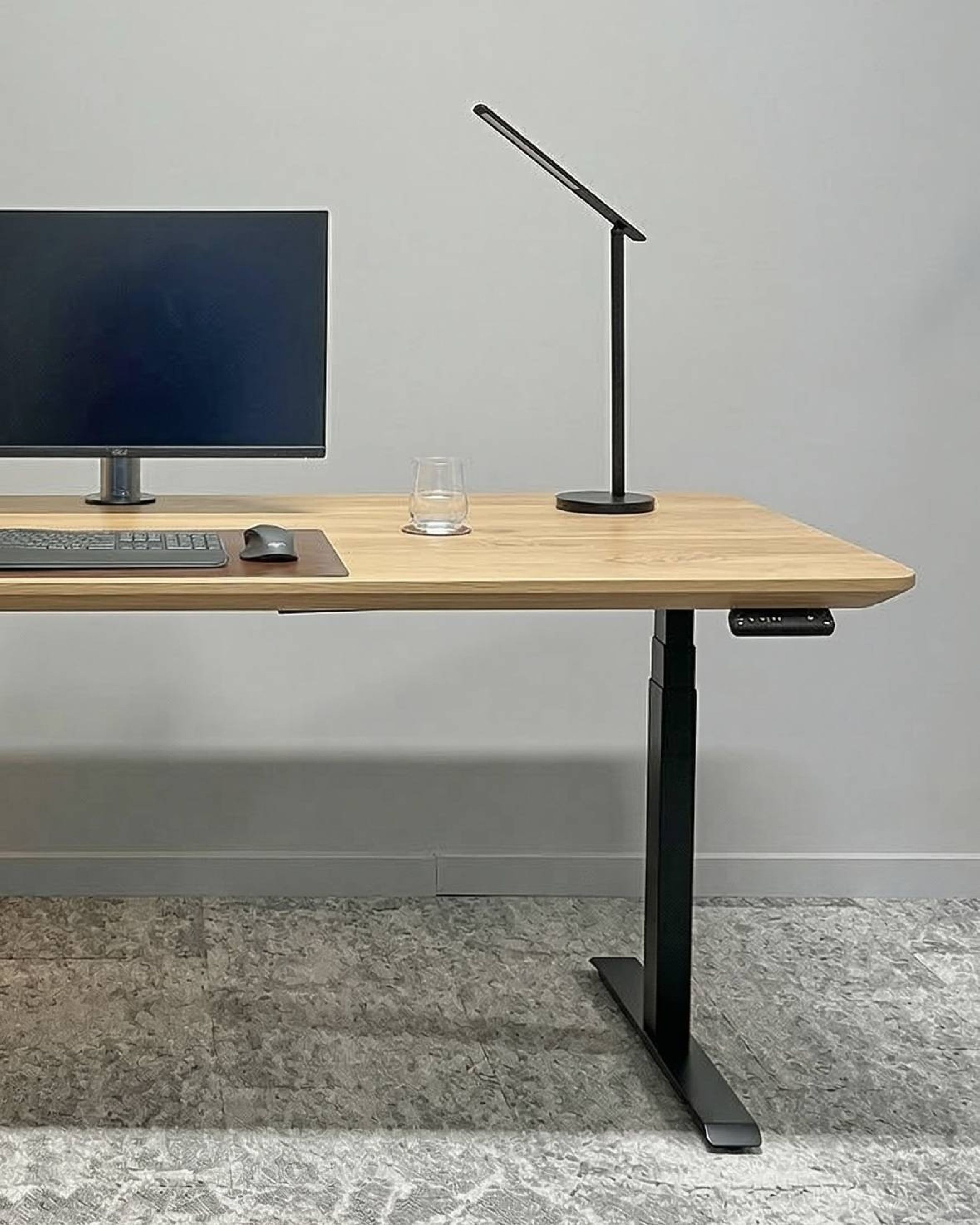 Facet en afgeronde hoeken walnoot tafelblad