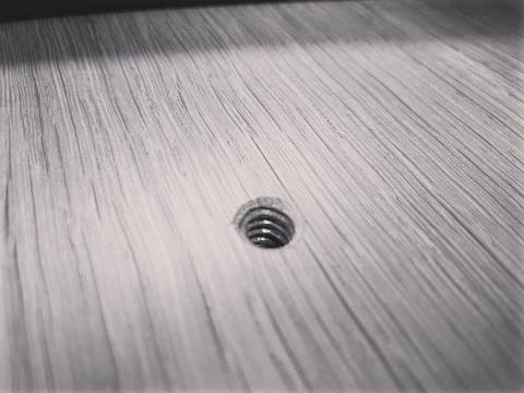 Kwaliteit bureau met rampamoer montage