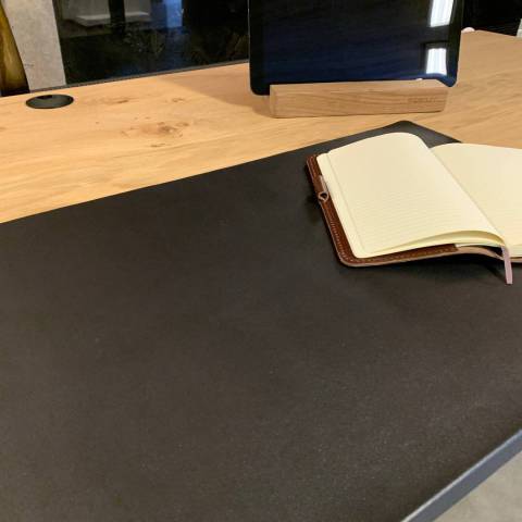 Bureaulegger zwart en accessoires van zit-sta bureau